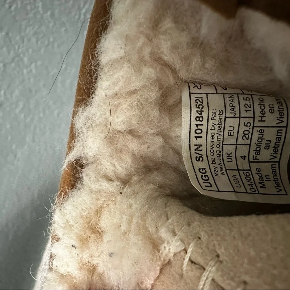 Ugg Bailey Bow 1st walker size 5C